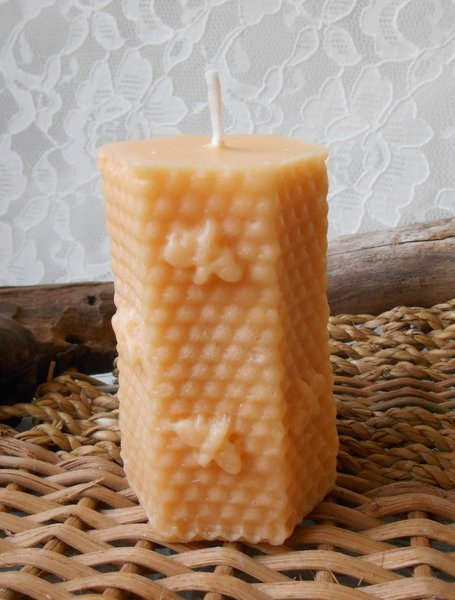 Candle Pure Beeswax Small Pillar Bees & Honeycomb Design Choose Natural Honey Scent or Lavender Essential Oil Aromatherapy Handmade Gift